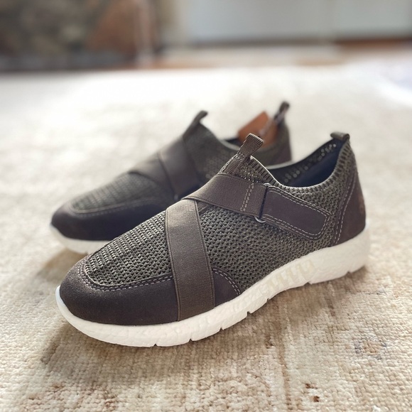 NWOB OTBT Vicky in Mint, multiple sizes - Picture 5 of 6